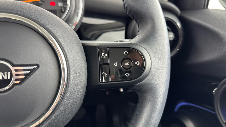 MINI Hatchback 1.5 Cooper Classic 5dr Auto Petrol Hatchback